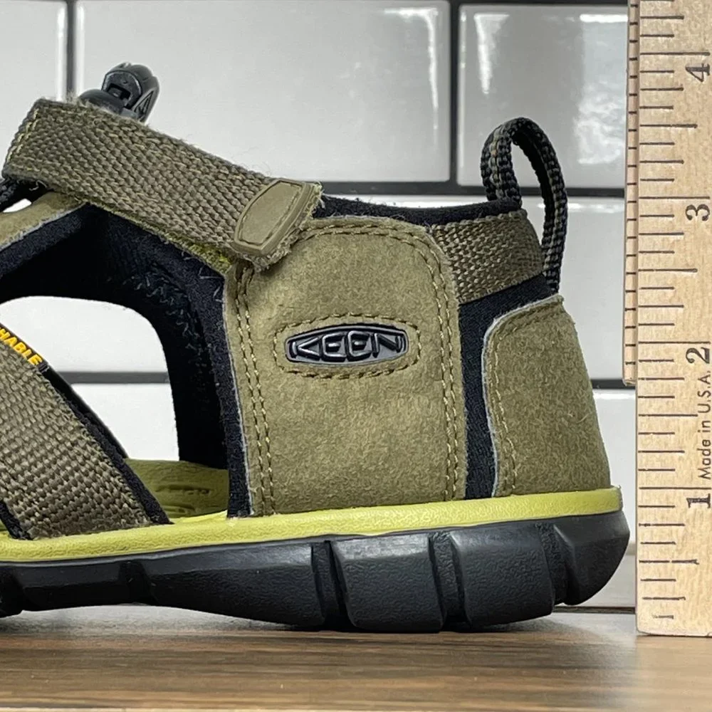 Keen Seacamp II CNX Girls Size 2 Shoes Olive Green Washable Hybrid Water Sandal